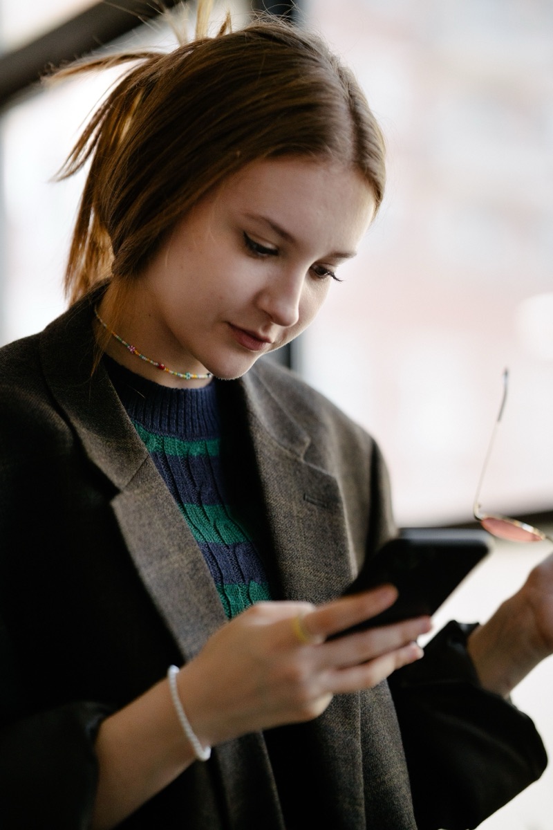 Agent using the CTC Mobile app on a smartphone
